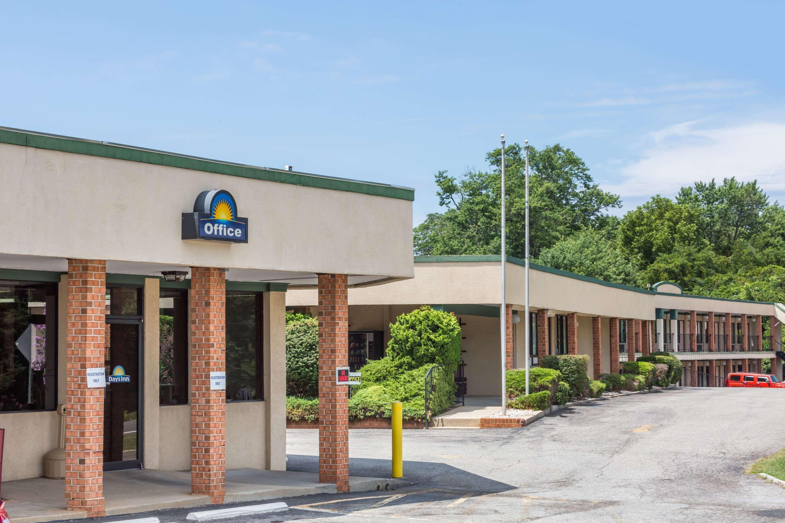 Days Inn By Wyndham Bedford Exterior foto